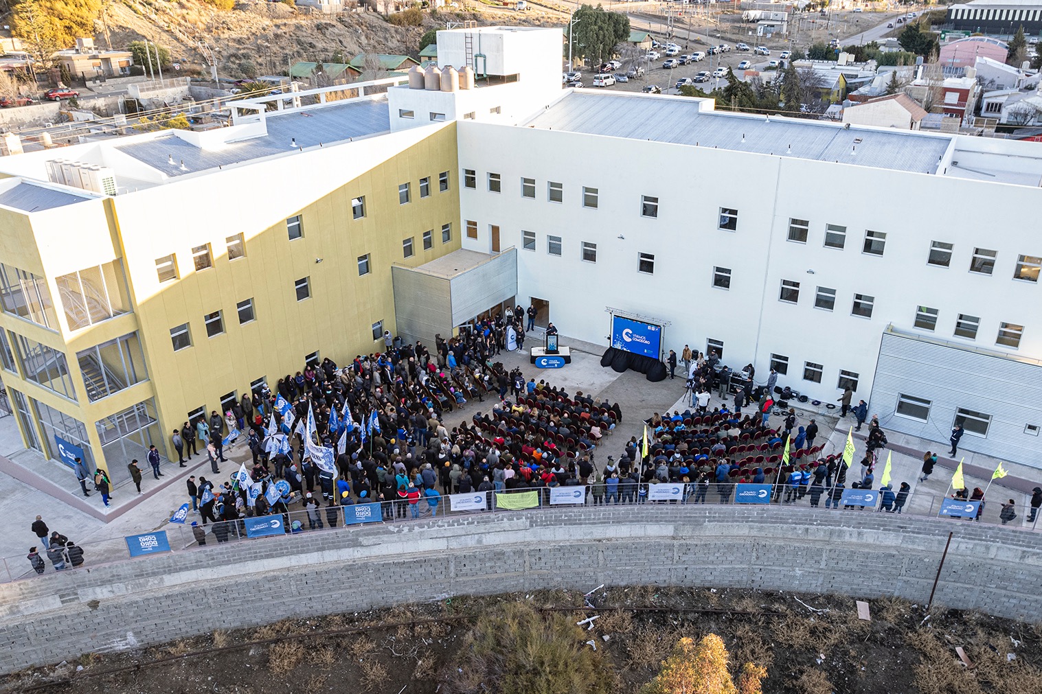 Macharashvili y Luque inauguraron el Hotel Deportivo, una de las obras más importantes de Chubut