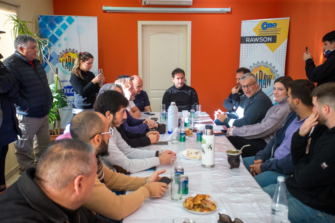 La Cámara de Comercio de Rawson recibió a Luque y planteó el desarrollo de la Administración Portuaria