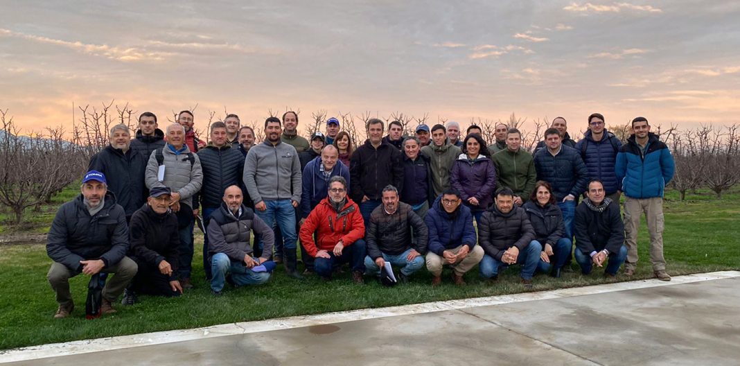 Empresarios cereceros de Chubut y otras provincias participaron de una gira técnica en Chile para conocer tecnología de punta para el sector