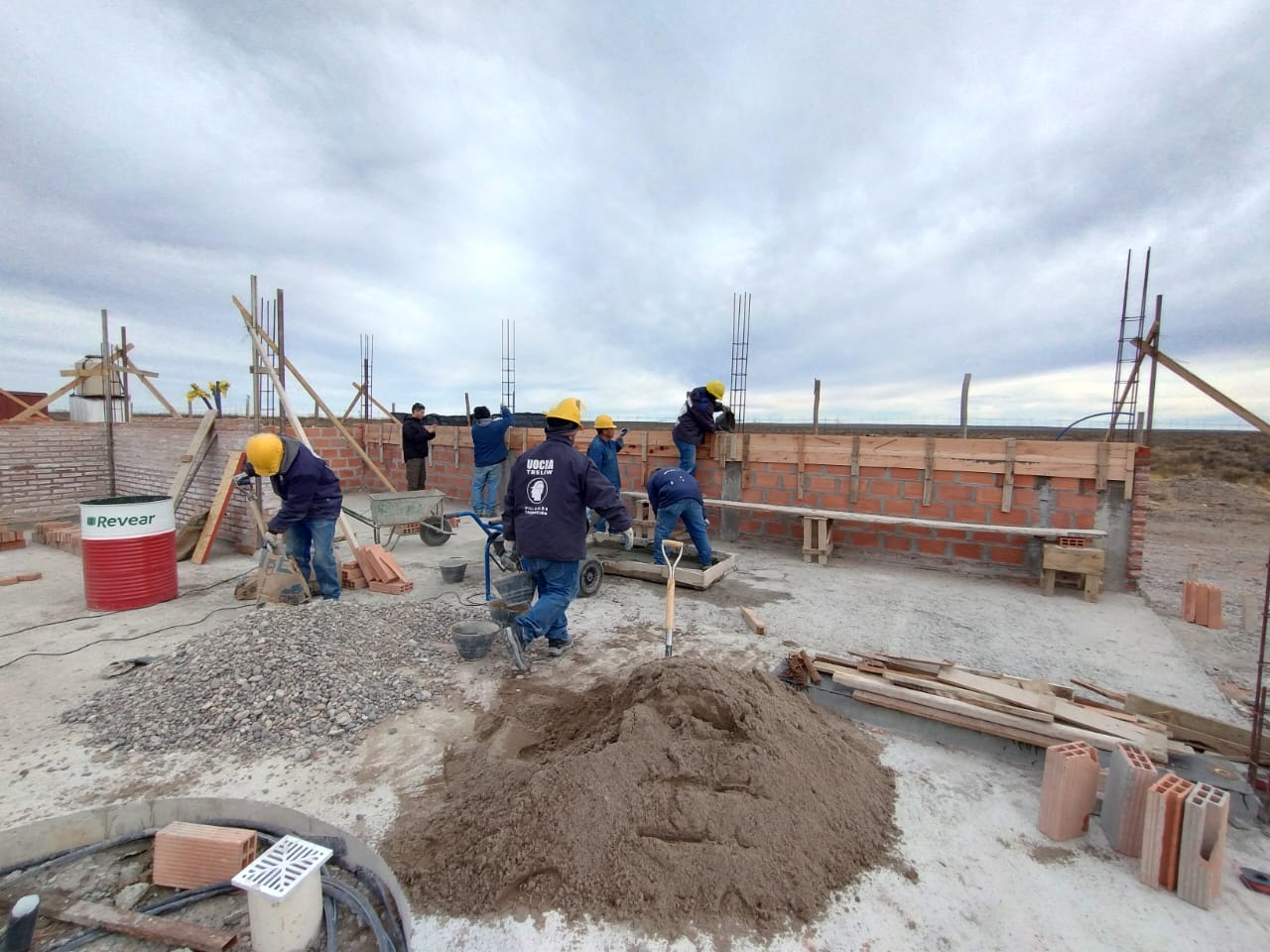 Avanza la obra del Centro de Visitantes del Patagotitan y en 40 días comenzarán el techado