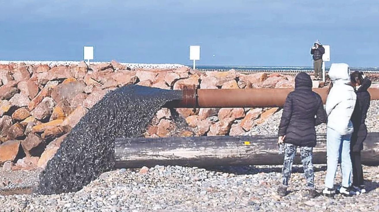 Chubut: El Gobierno aclaró que el sedimento vertido en el mar durante el dragado del Puerto Rawson es seguro