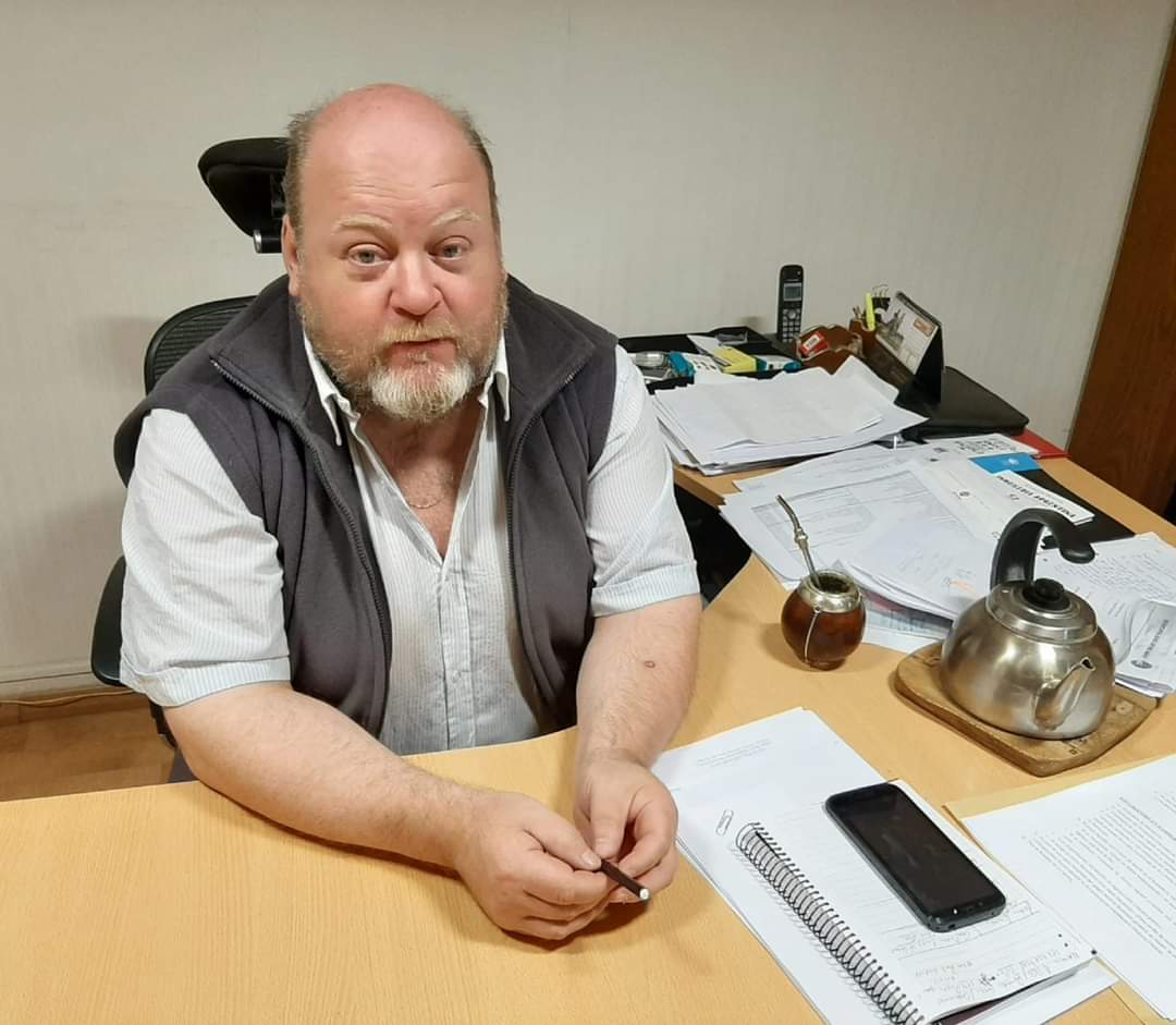 Río Mayo: Tras la muerte de Avendaño, la Municipalidad declaró tres días de duelo en la localidad