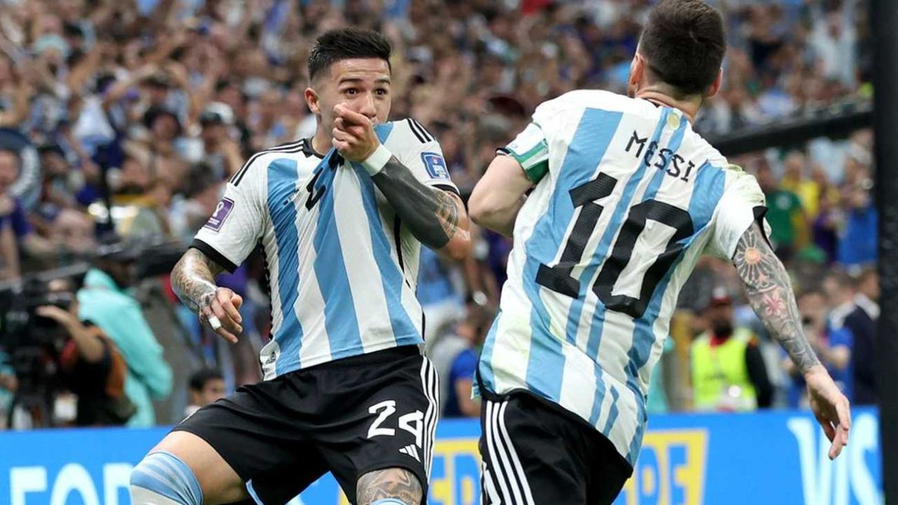“Jugamos el Mundial para Messi”, dijo Enzo Fernández, a casi siete meses del título en Qatar