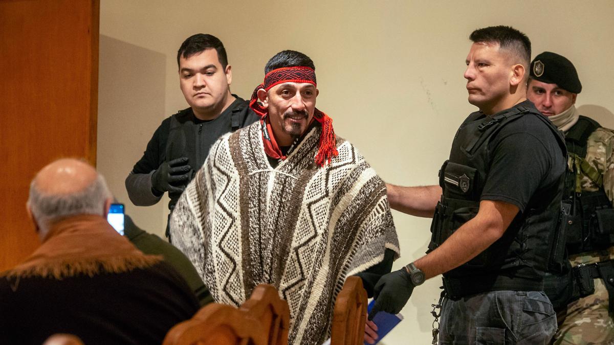 Comenzó el juicio de extradición a Facundo Jones Huala en Esquel por reiterados ataques e incendios