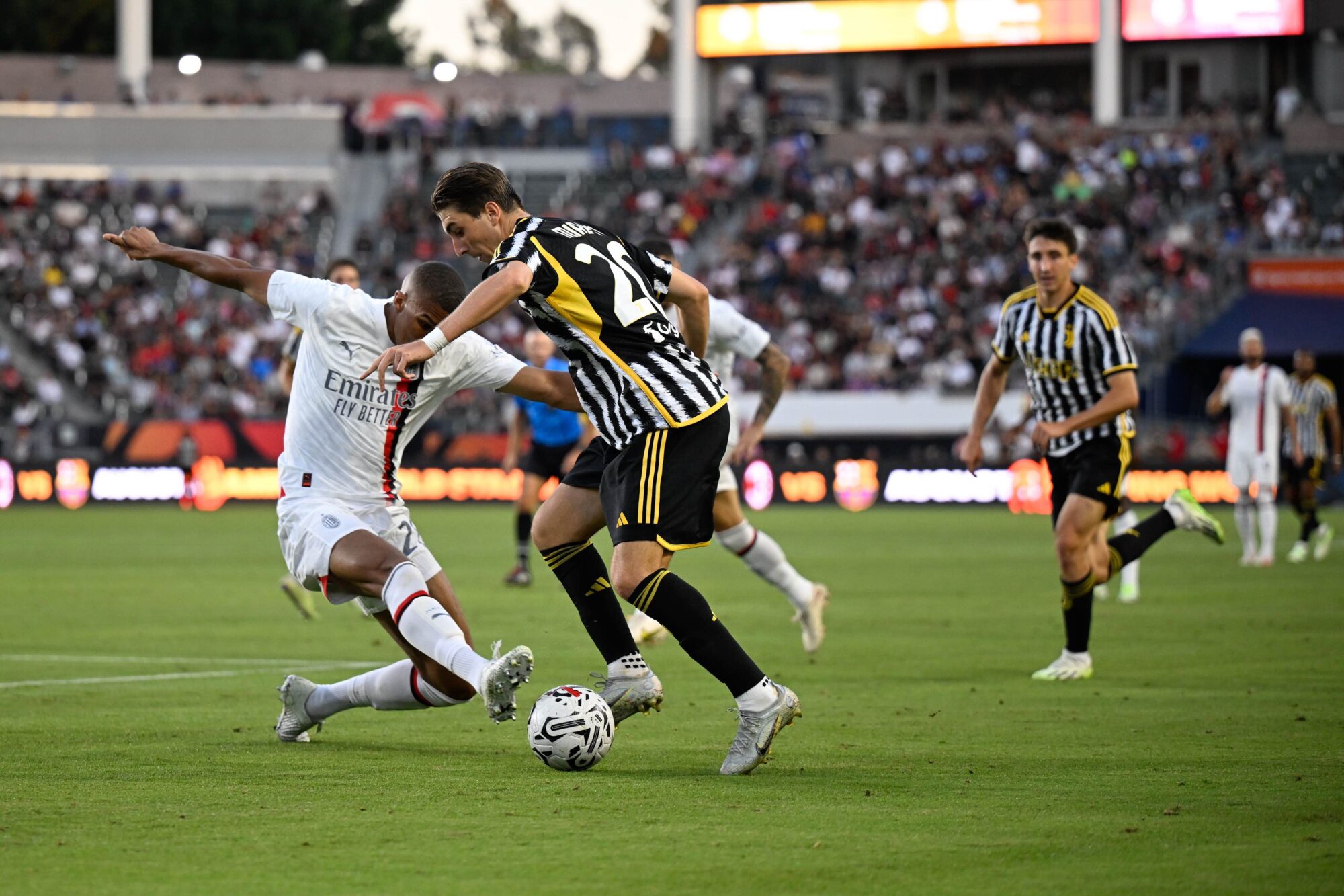 Juventus queda afuera de competencias europeas por infracciones financieras