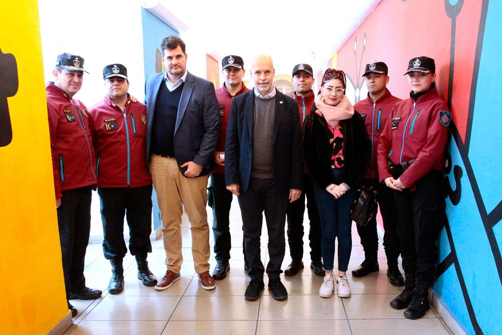 Rodríguez Larreta homenajeó a los policías que salvaron del intento de femicidio a la chubutense Dana Pontoriero