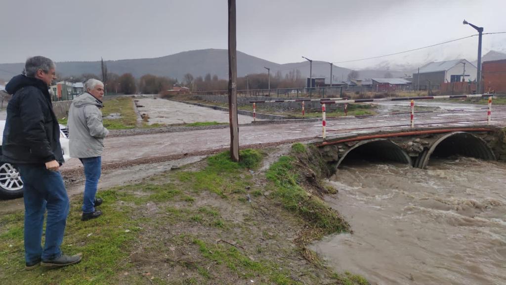 Ongarato recorrió las zonas más afectadas de Esquel tras las inundaciones