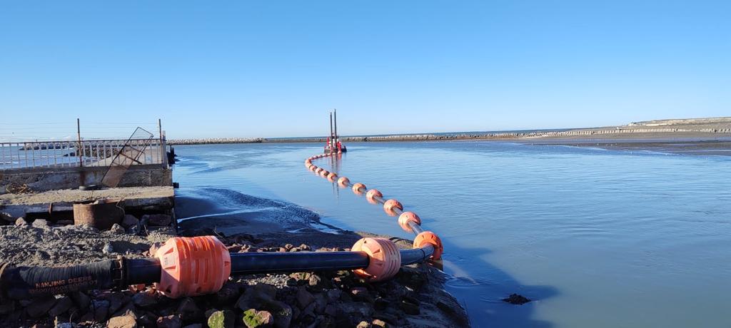 Dragado en Puerto Rawson: La fiscal Gómez solicitó muestreos de los líquidos vertidos al mar y profundizarán la realización de pericias