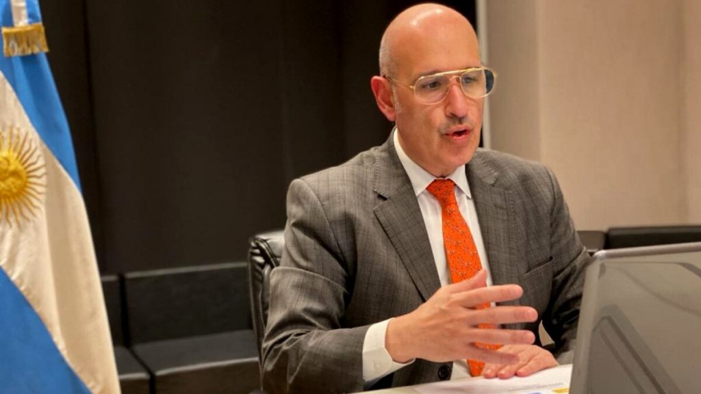 Rigo viaja esta noche a Washington para sumarse al equipo que negocia con el Fondo Monetario Internacional