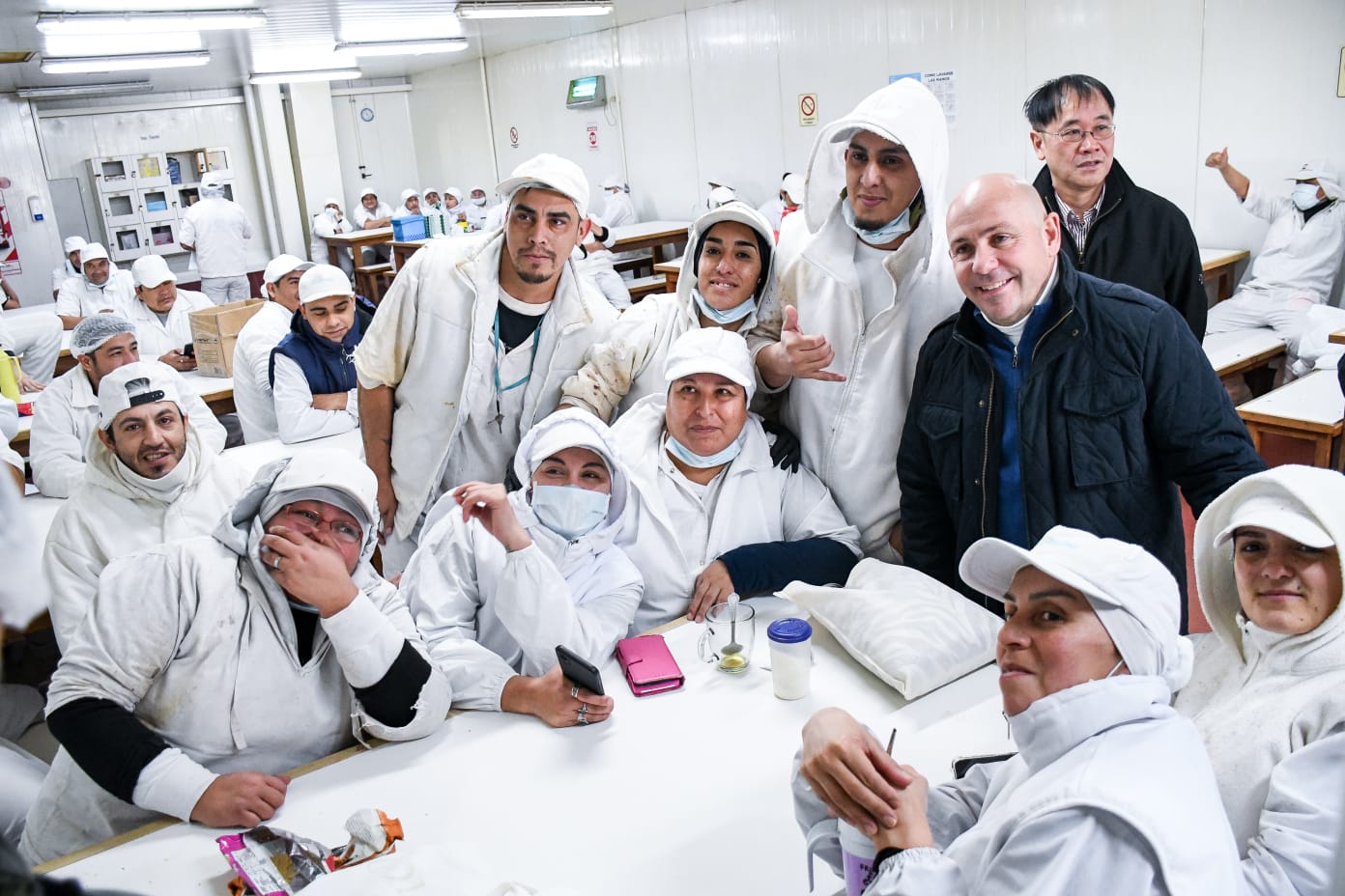 Madryn en marcha: Sastre recorrió las instalaciones de pesquera Altamare que genera 150 empleos