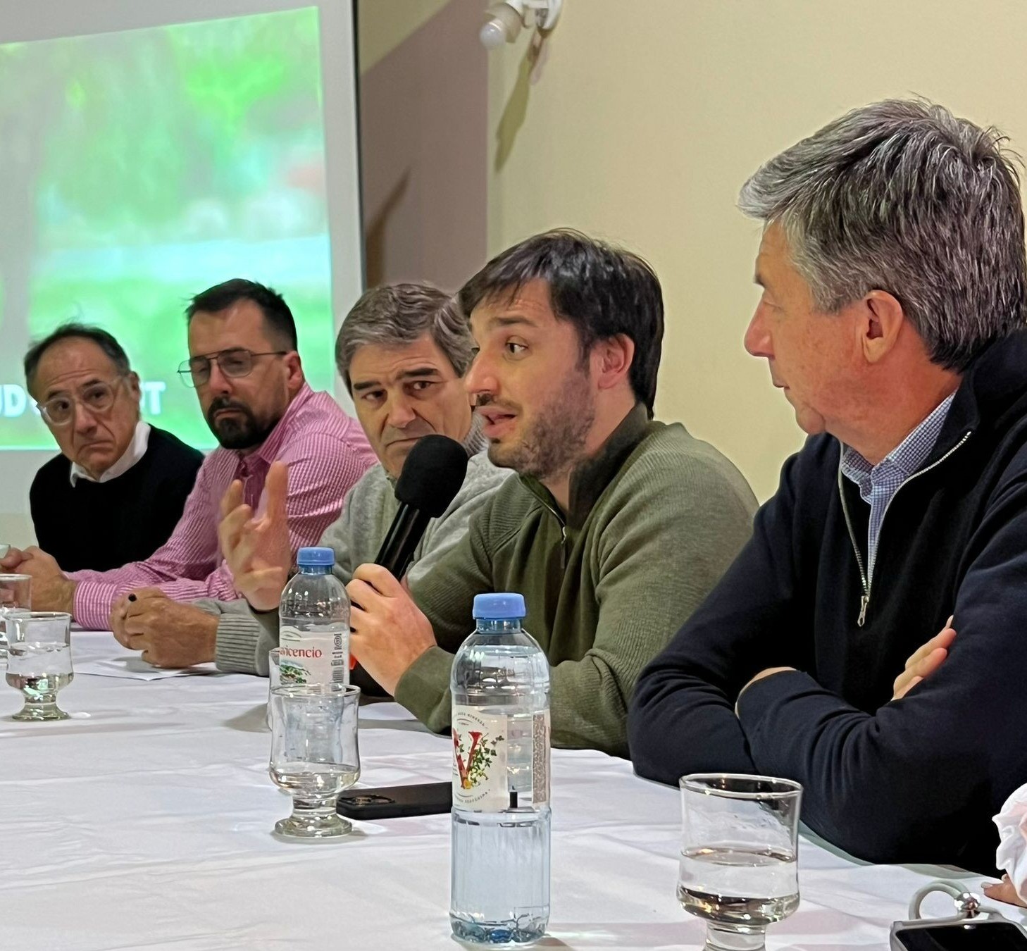 Torres presentó su plan de Salud junto a Sergio Wisky y Fernán Quirós y hubo duras críticas al funcionamiento sanitario actual de Chubut