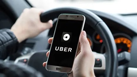 Uber empezó a operar en Tierra del Fuego y los transportistas exigen regulaciones