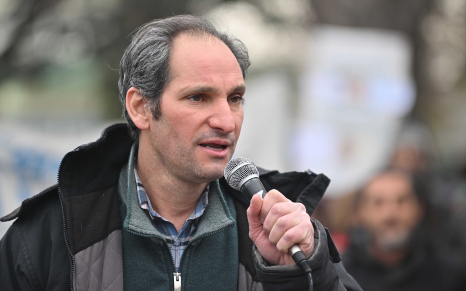 Daniel Murphy: “Arcioni sigue haciendo campaña con plata nuestra para instalar una imagen falsa de este Gobierno”