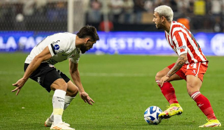 Copa Sudamericana: Estudiantes recibe a Corinthians con la obligación de ganar
