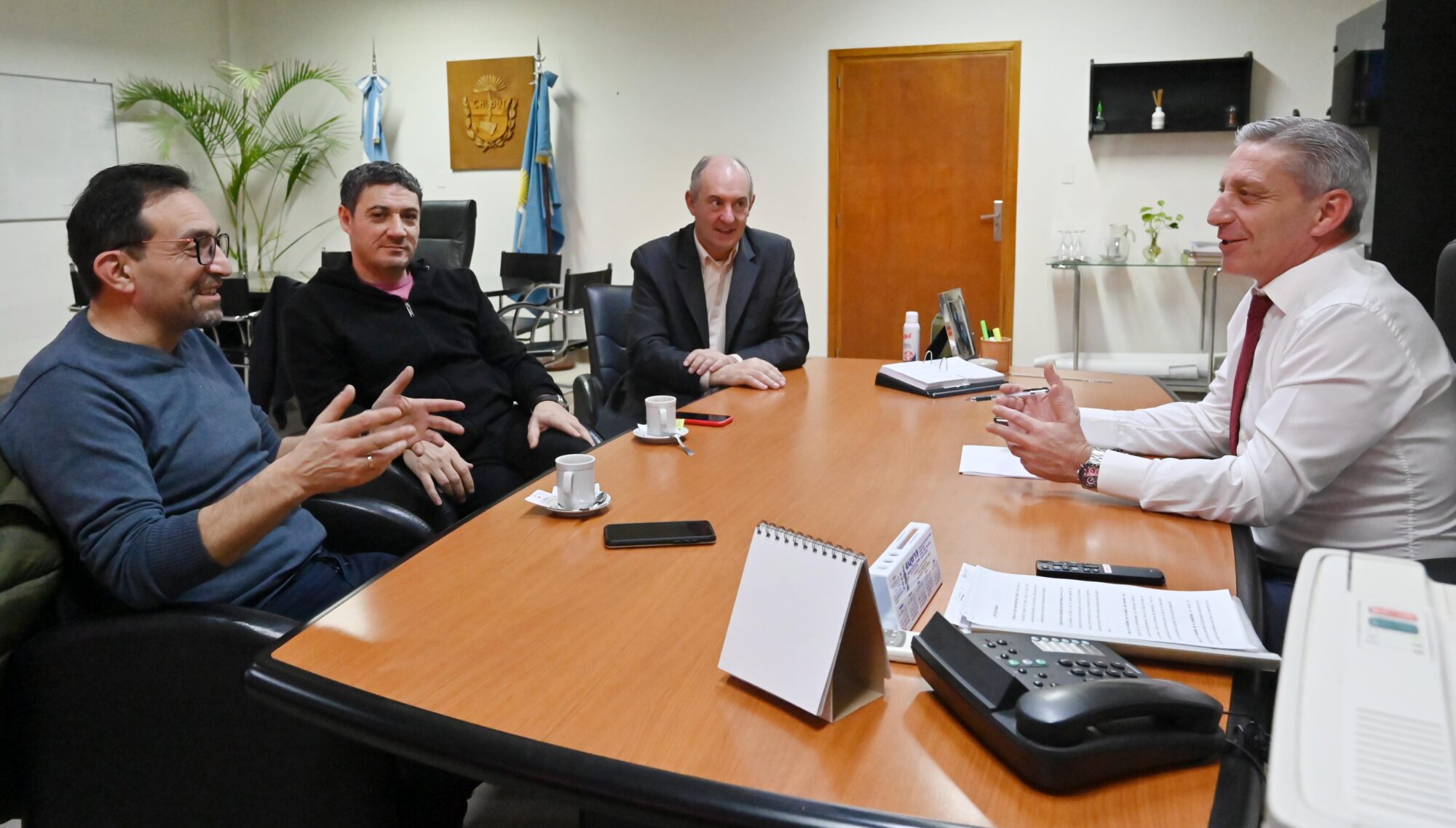 Arcioni recibió al intendente electo de Lago Puelo: Seguridad e infraestructura fueron los temas principales del encuentro