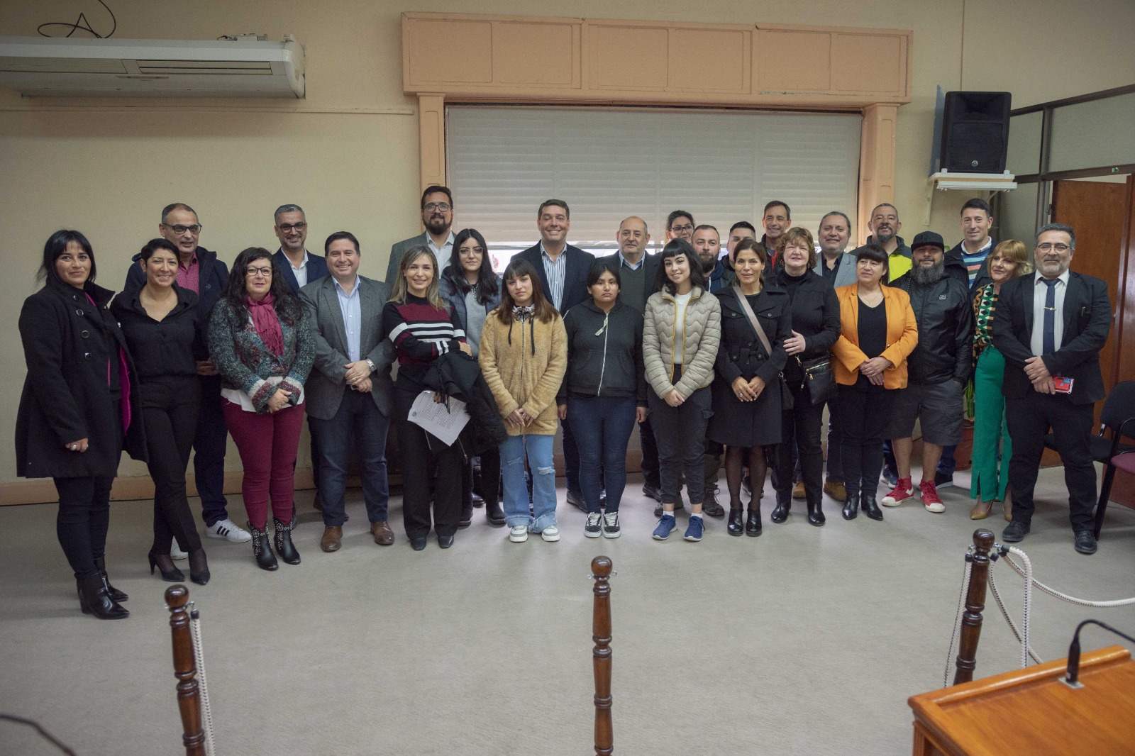 Biss acompañó la presentación de un proyecto elaborado por alumnos para crear la banca estudiantil en el Concejo de Rawson