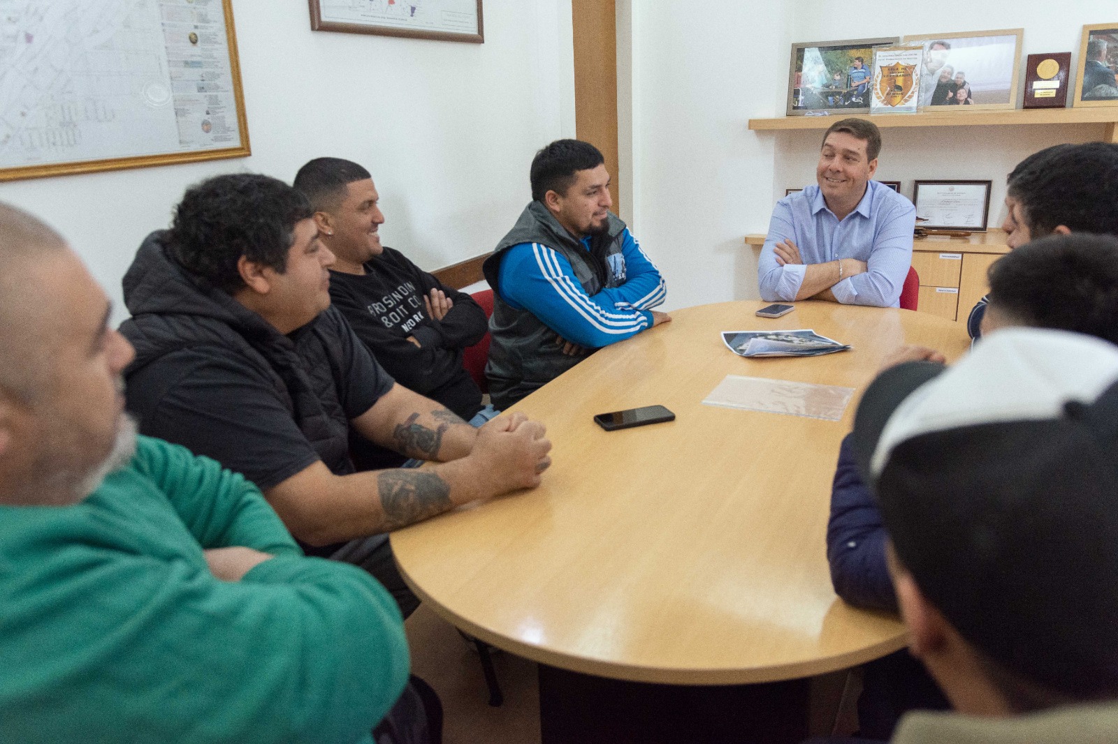 Representantes del SUPA le presentaron a Biss proyecto para la construcción de un gimnasio recreativo