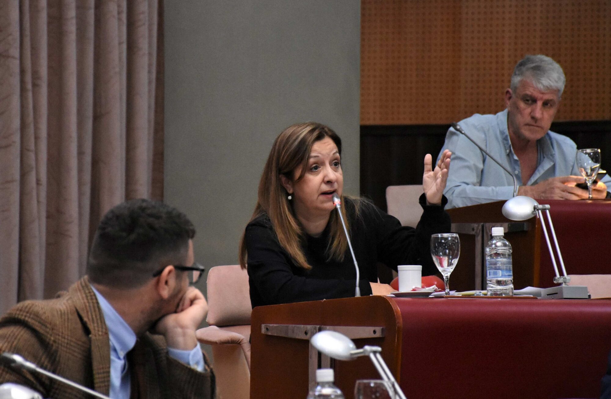 Aguilera: “La irresponsabilidad de este gobierno la continuarán pagando los chubutenses”