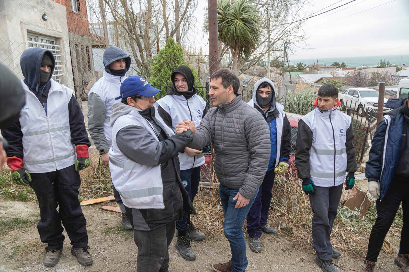 Luque cumplió con las primeras entregas de materiales a damnificados por el temporal de viento