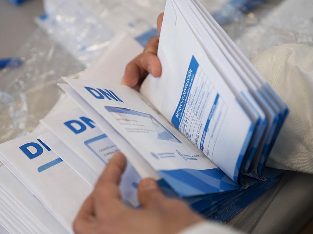 Comenzarán a emitir DNI con numeración 70 millones para recién nacidos en Argentina