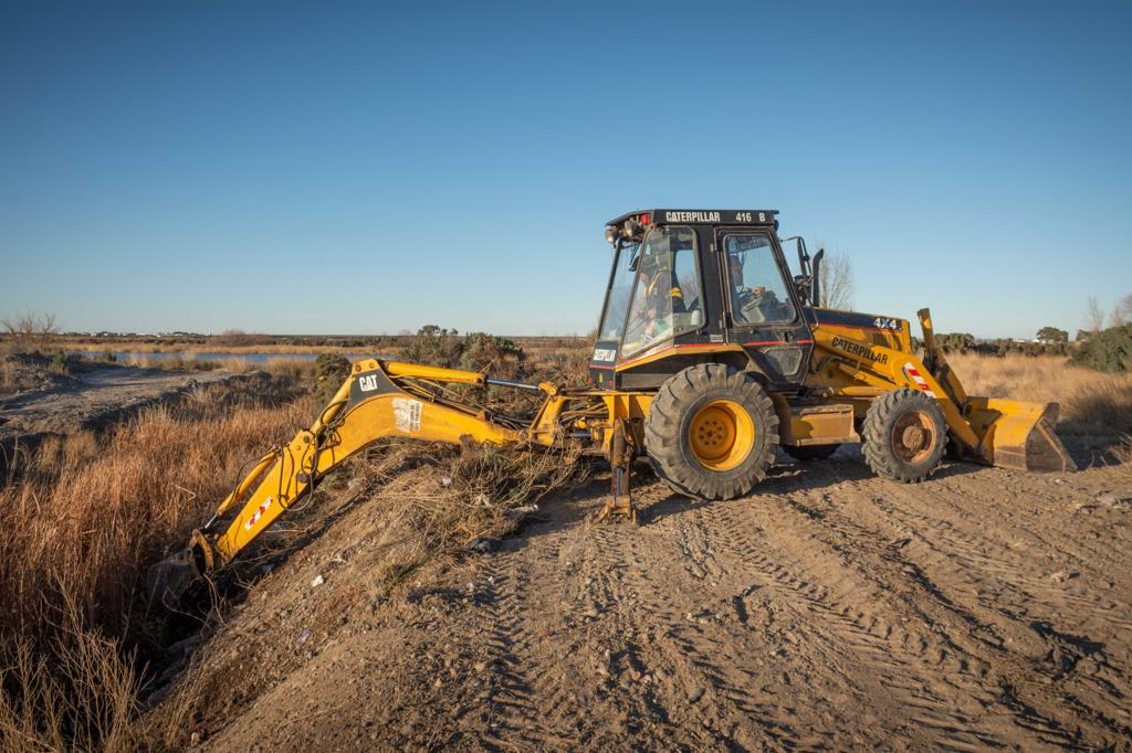 El área de Ambiente de Rawson continúa con limpieza de pluviales para prevenir anegamientos de calles por lluvias