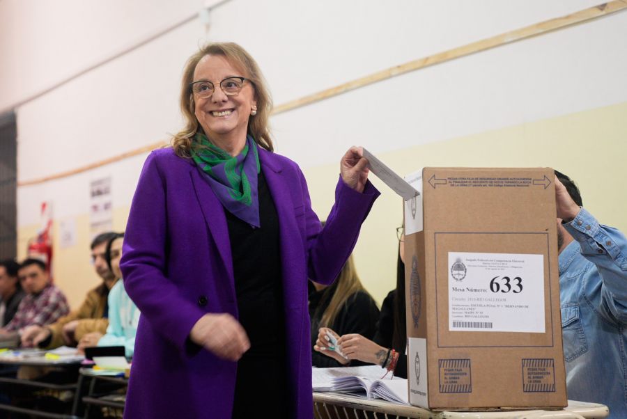 Alicia Kirchner: “En estos 40 años de democracia, lo importante es ejercer nuestro derecho a votar”