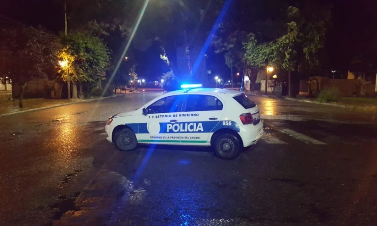 Golpe en Gaiman: Robaron medio millón de pesos de una estación de servicio