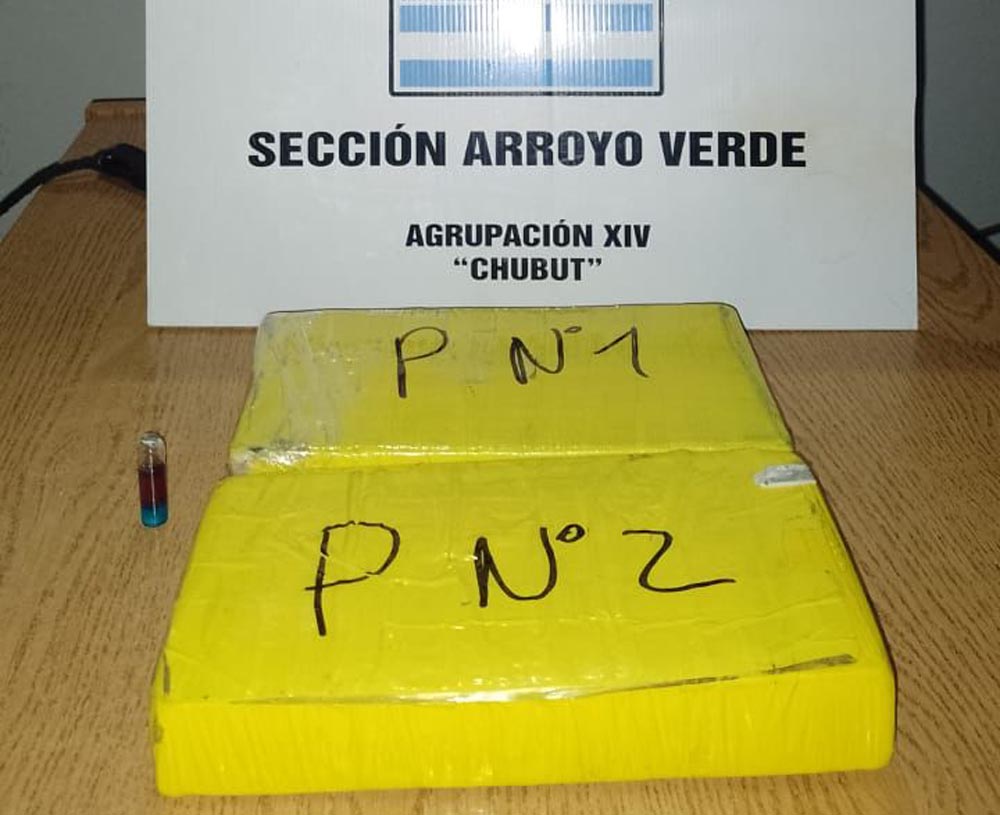 Secuestraron dos kilos de cocaína en Arroyo Verde a un hombre que llevaba los “ladrillos” pegados al cuerpo