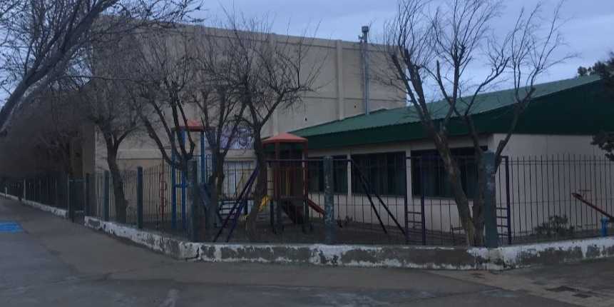 La caída de ramas causó daños en el sistema eléctrico de la Escuela N° 32 de Comodoro Rivadavia