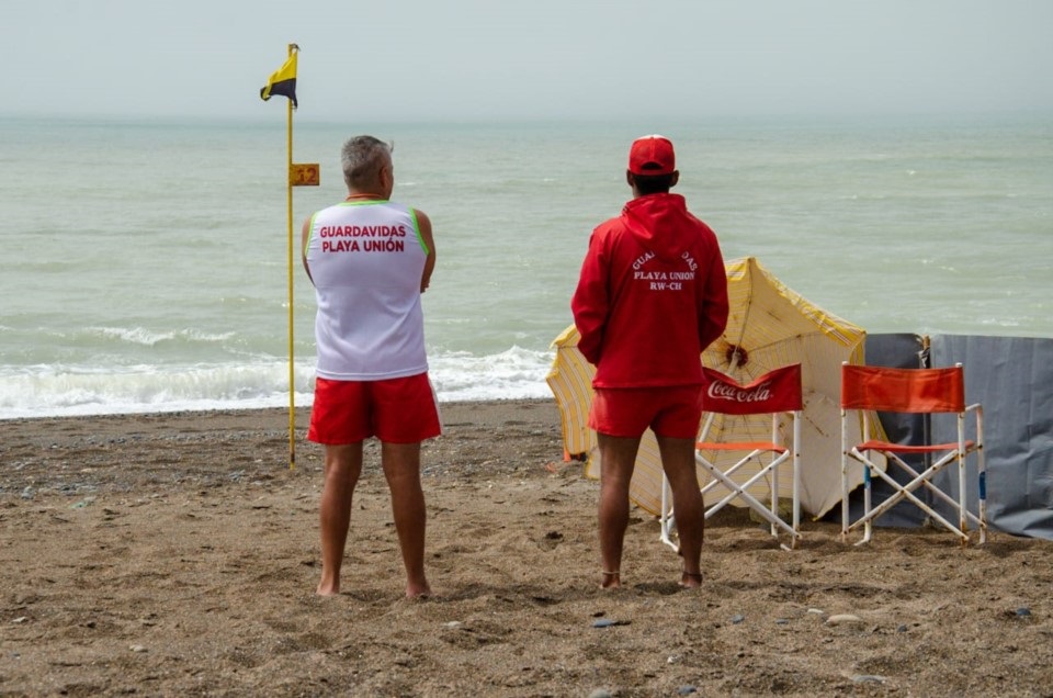 Con unas 50 personas, hoy inicia el curso de Guardavidas para la próxima temporada en Playa Unión