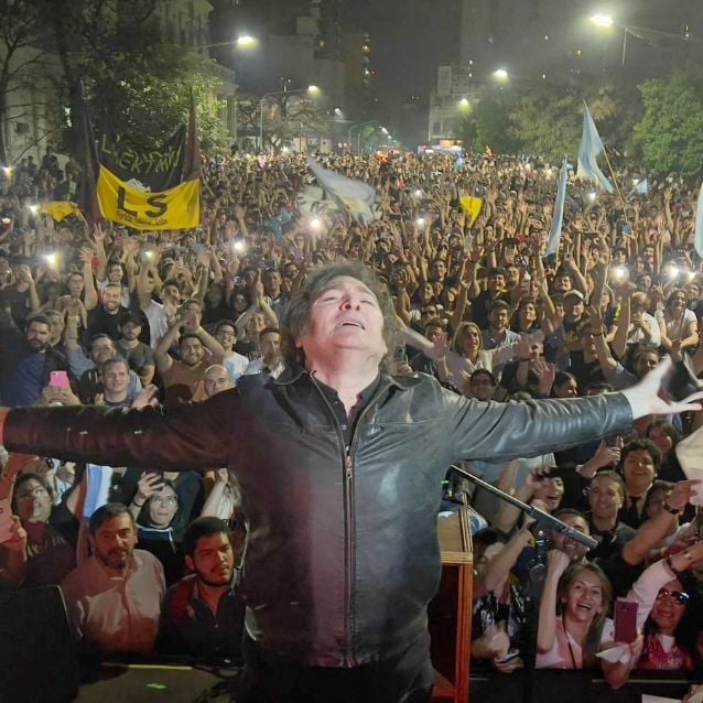 Milei cierra su campaña hoy en el Movistar Arena