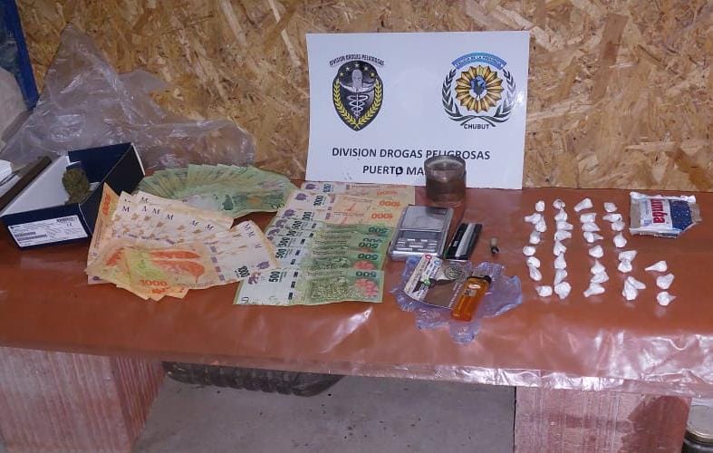 A raíz de una denuncia anónima, la Policía del Chubut detuvo a dos personas por narcomenudeo en Puerto Madryn 