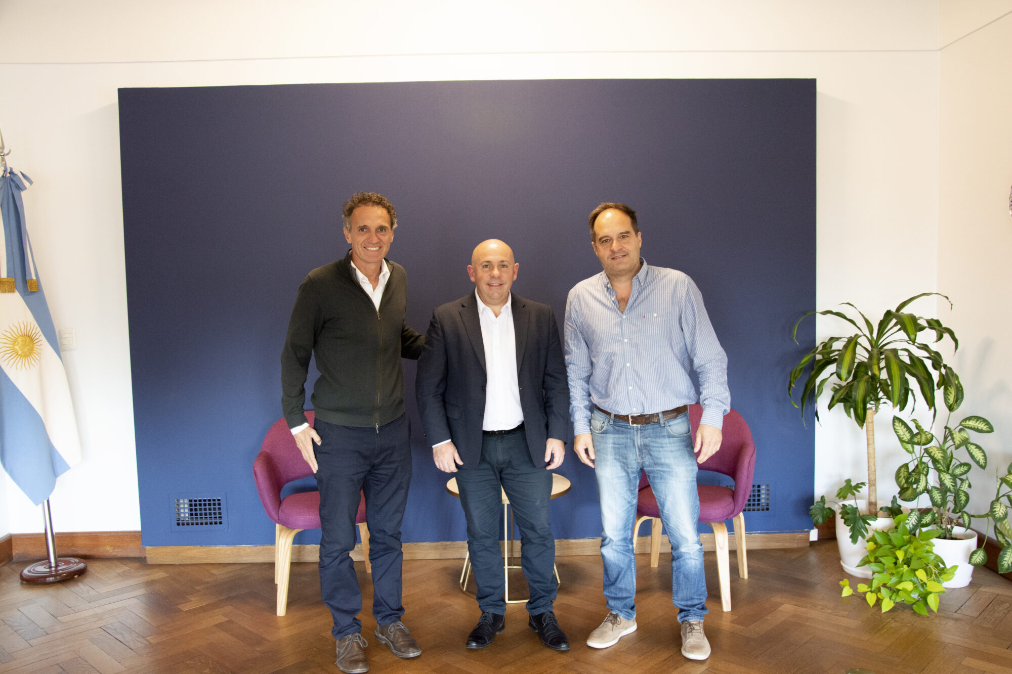 Sastre se reunió con Maggiotti y Katopodis para avanzar en la prestación de servicios en tierras para Puerto Madryn