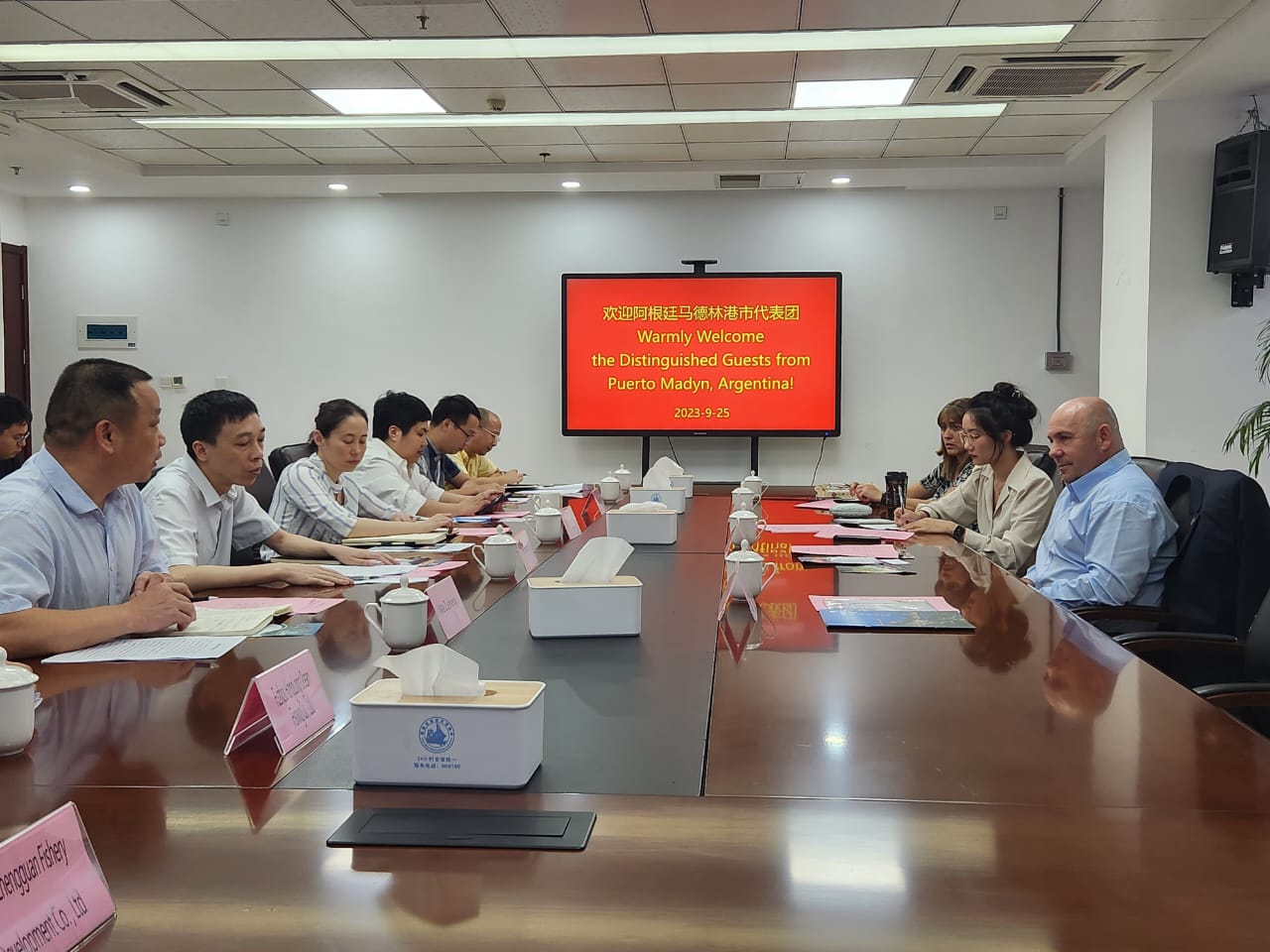 Sastre se reunió con el Bureau de Pesca y Agricultura de Fuzhou en búsqueda de inversiones para Puerto Madryn