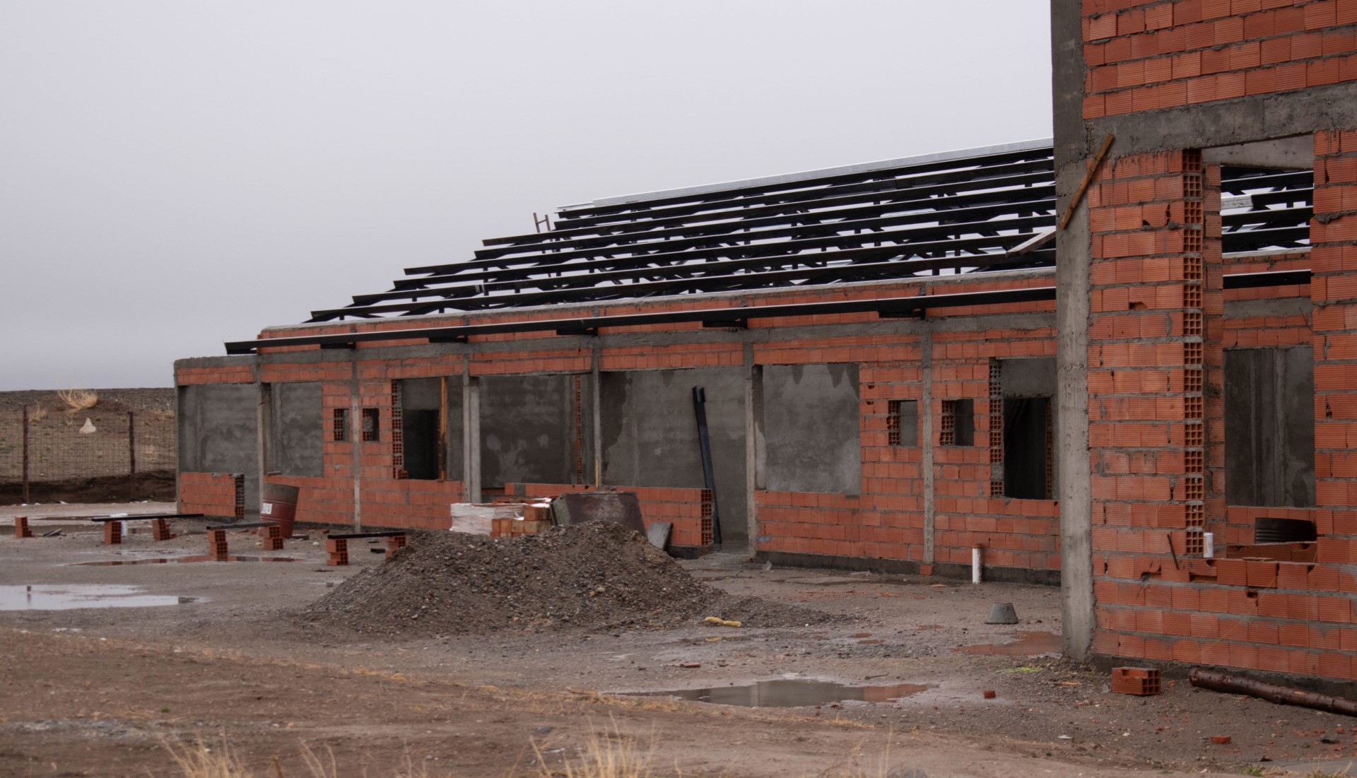 Con una inversión superior a los 124 millones de pesos, Provincia avanza en la construcción de un edificio propio para la Escuela N° 477 de Paso de Indios