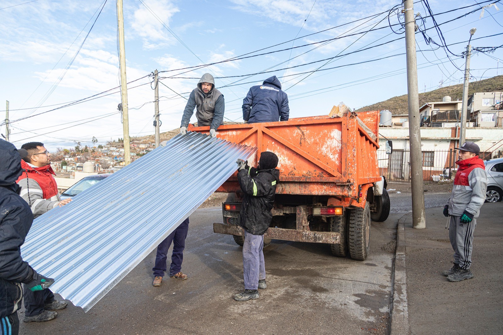 Comodoro: El municipio continúa asistiendo a los damnificados por el pasado temporal de viento