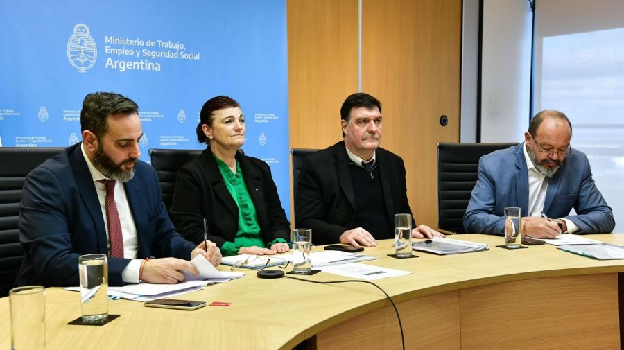 El Gobierno oficializó convocatoria al Consejo del Salario para el 27 de septiembre