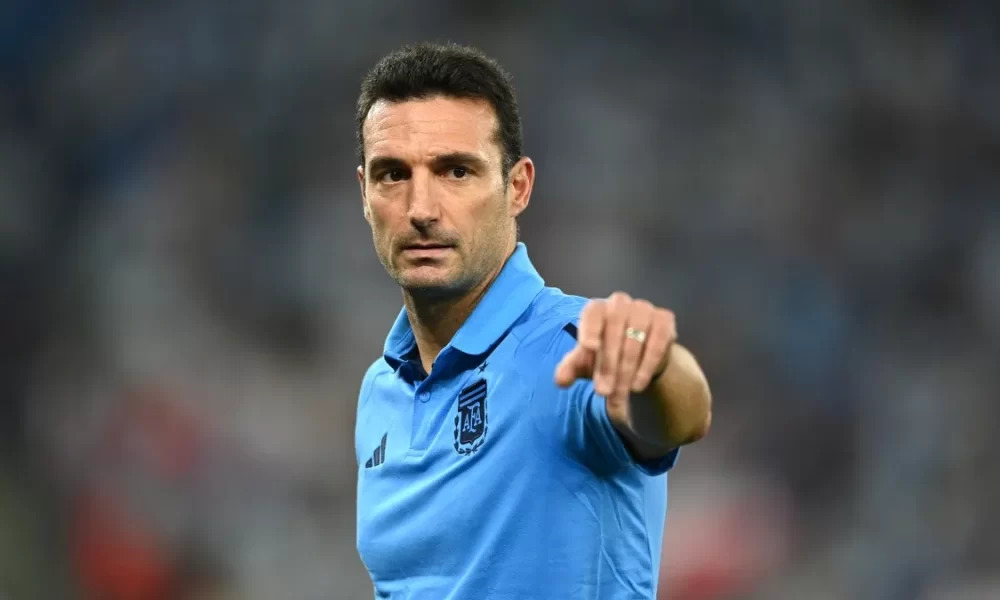 Scaloni confirmó el equipo con dos cambios y Messi afuera del banco