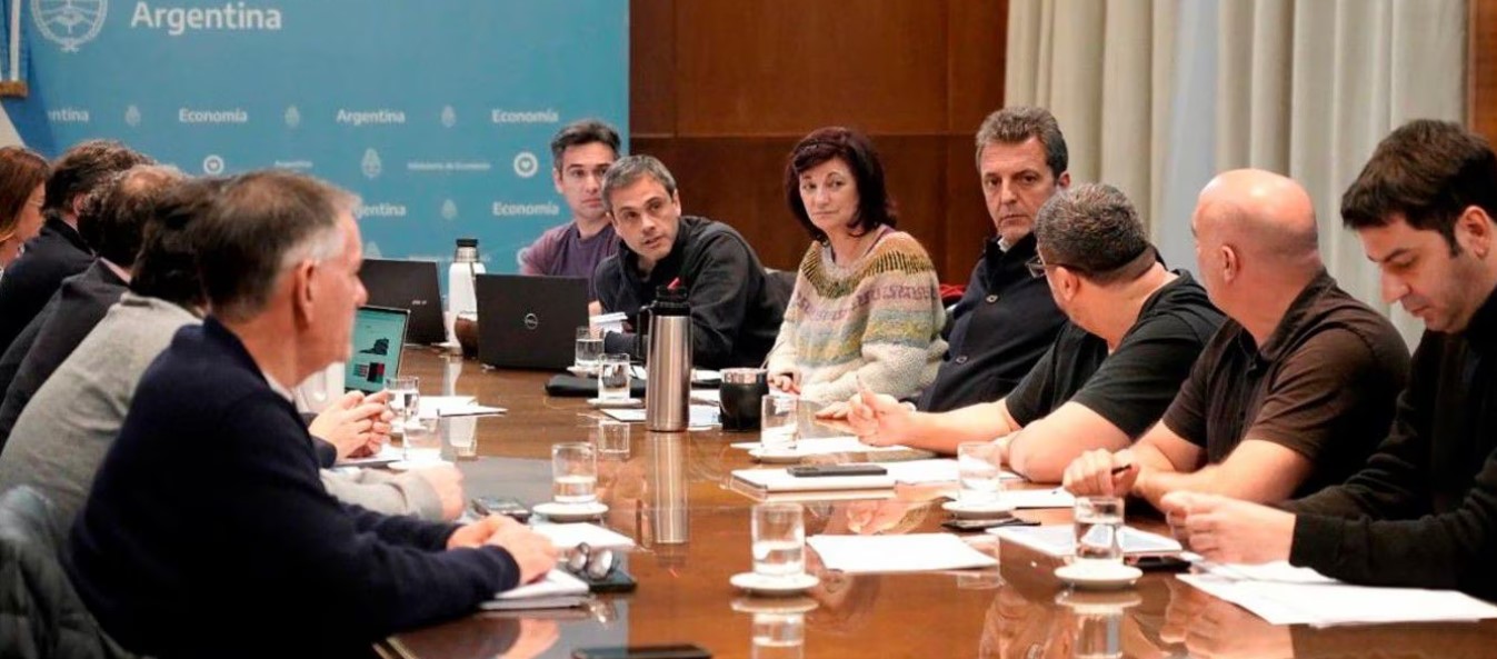 El Gobierno y los gremios estatales retoman las negociaciones por la revisión paritaria