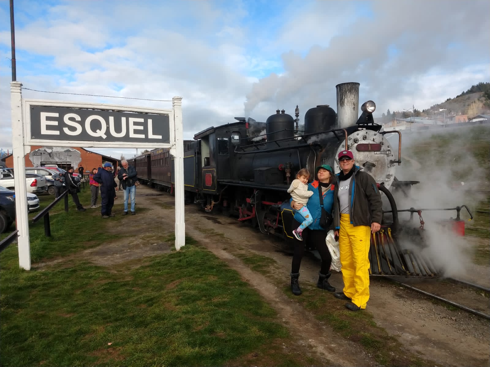 El actor Mike Amigorena disfrutó de La Hoya y La Trochita en Esquel