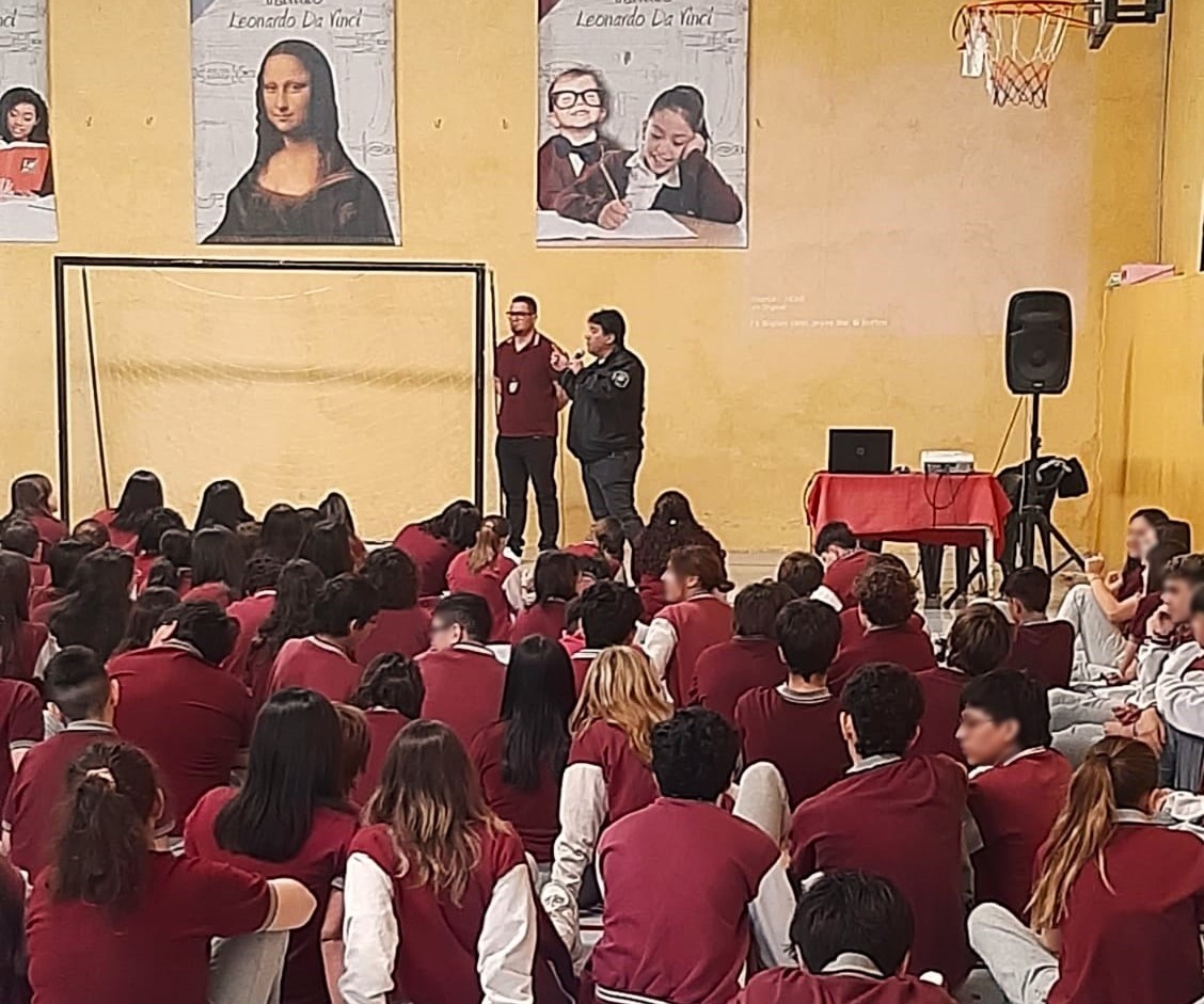 Policía del Chubut realiza actividades de concientización sobre ‘bullying’ y ‘grooming’ en escuelas de Comodoro Rivadavia