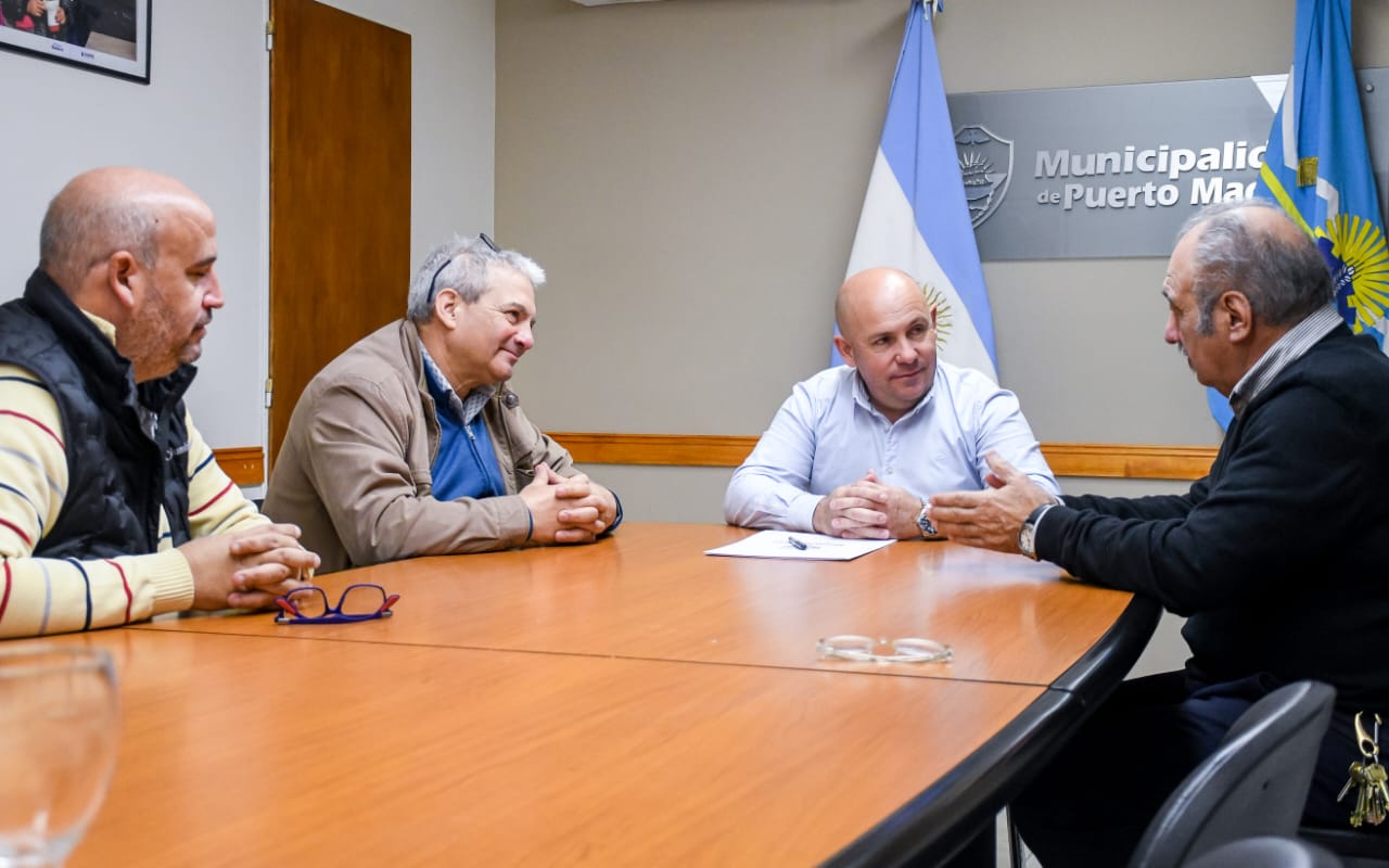 Sastre firmó un convenio con la Sociedad Italiana para que el municipio use el Cine Teatro Auditórium en actividades culturales y recreativas