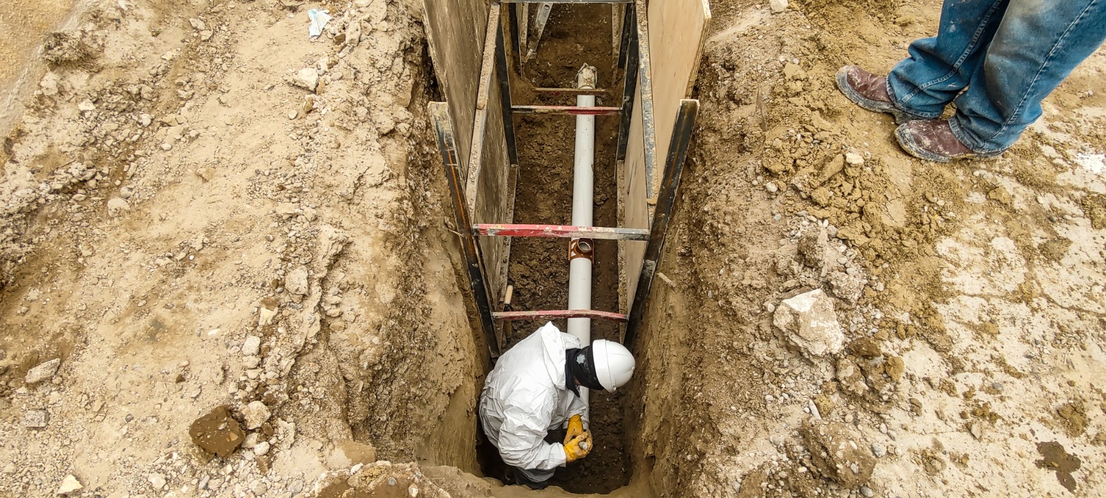 Servicoop comenzó en Madryn con el tramo 2 de la obra del colector cloacal en el barrio 160 Viviendas