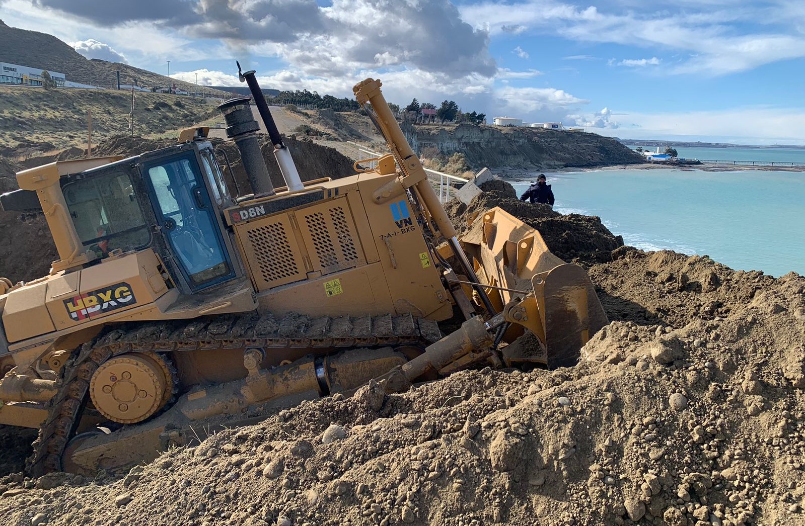 Comodoro Rivadavia: Vialidad Nacional inició trabajos de movimiento de suelo en el sector afectado por el desmoronamiento de la Ruta N° 3