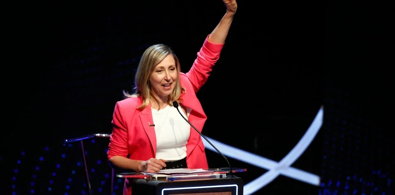 Bregman acusó a Milei de formar parte de la “vieja derecha despeinada” y dijo que Bullrich “chapea con fotos en secuestros de 25 porros”