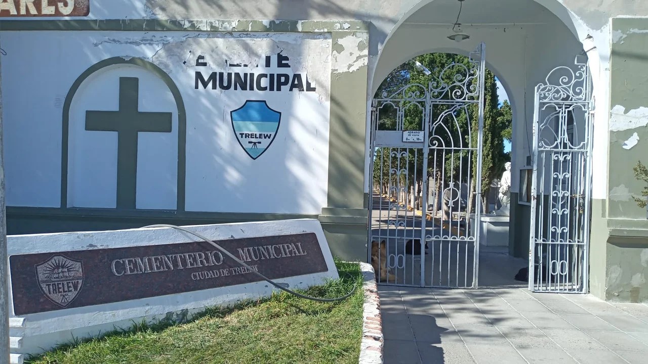 La inseguridad también llegó al Cementerio Municipal de Trelew: Indignación de familias por robo de placas y soportes