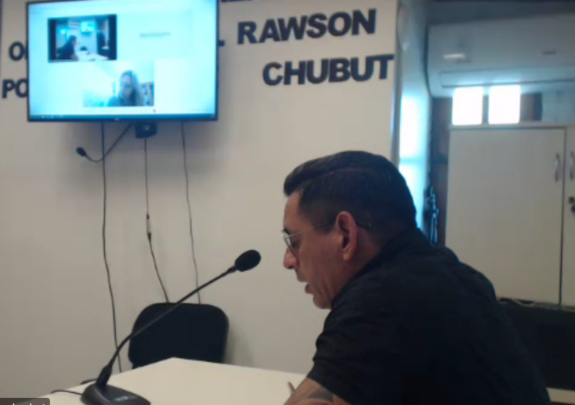 Rawson: Dos hombres fueron sorprendidos robando cables del alumbrado público