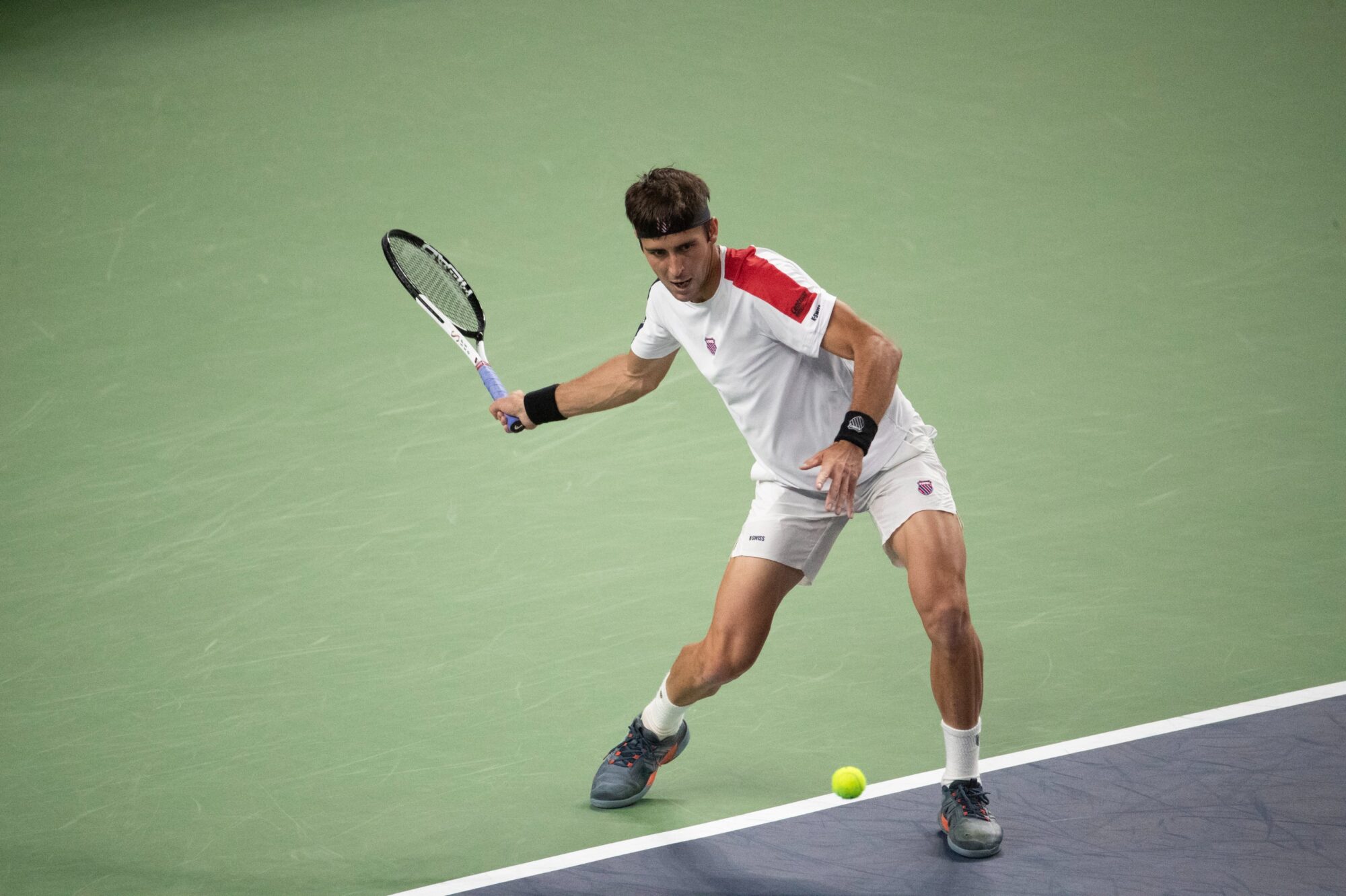 Etcheverry venció a Murray y avanzó a los cuartos de final del ATP 500 de Basilea