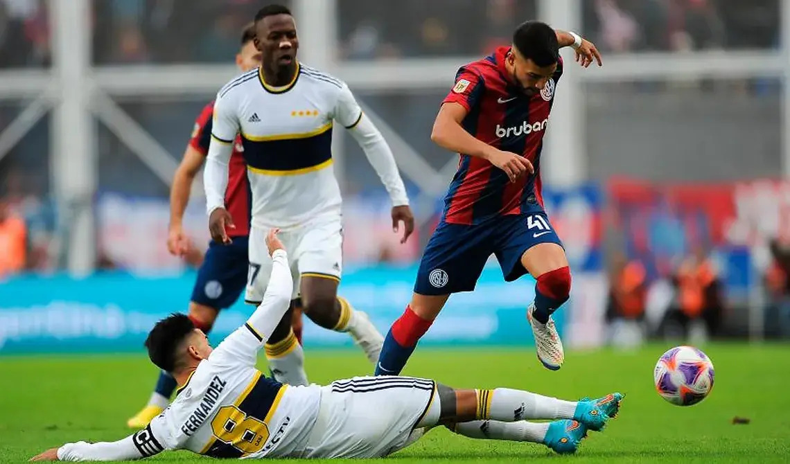 Boca visita mañana a San Lorenzo por la Copa de la Liga con la misión de reponerse