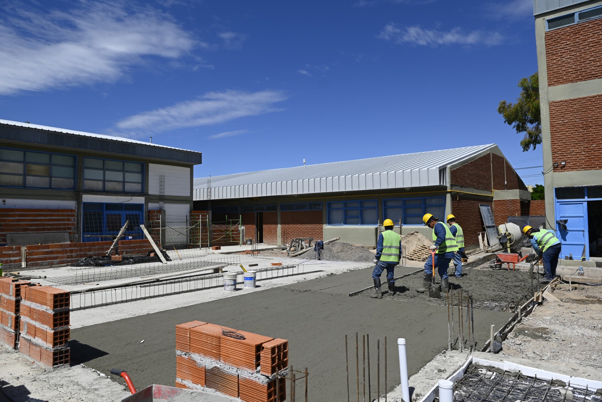 El Gobierno de Arcioni lleva adelante la construcción de un comedor y nuevas aulas para la Escuela N° 182 de Trelew con una inversión que supera los $ 156 millones